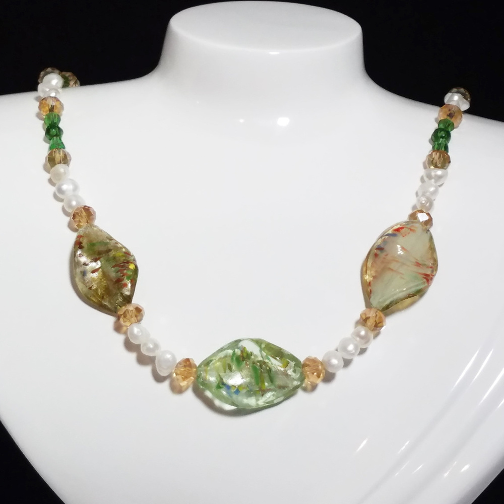 Gorgeous Pearl & Lampwork Glass Necklace